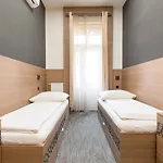 E14 디자인 호스텔