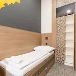 E14 디자인 호스텔