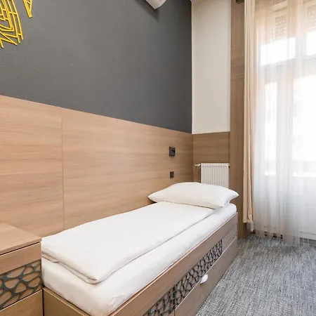 Hostel E14 Design *