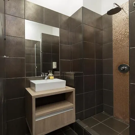 E14 Design Hostel *