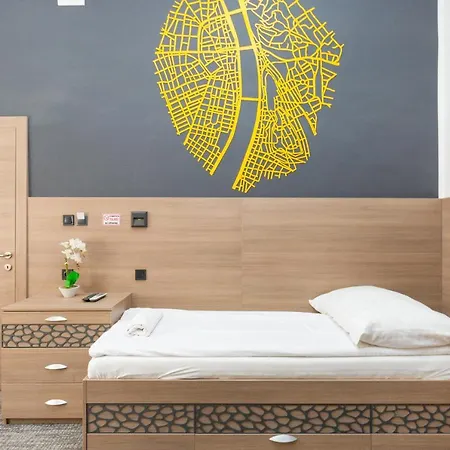 E14 Design Hostel *