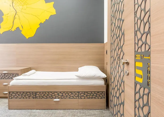 Hostel E14 Design